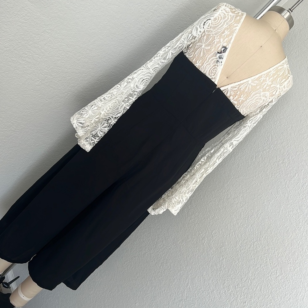 Romper size medium - Picture 2 of 8